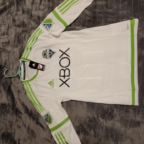 Adidas jersey - Picture 1 of 10